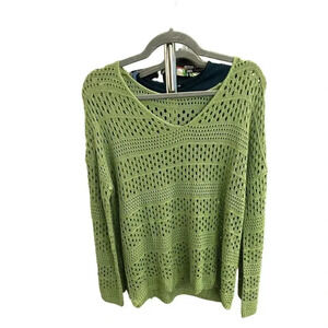Lightweight Open-Knit Sweater in Olive Green Size Medium